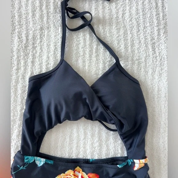 Cupshe Black Floral One-Piece Swimsuit - Picture 11 of 13